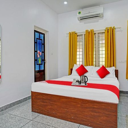 Oyo Thykoodam Sleep Inn Kochi Esterno foto
