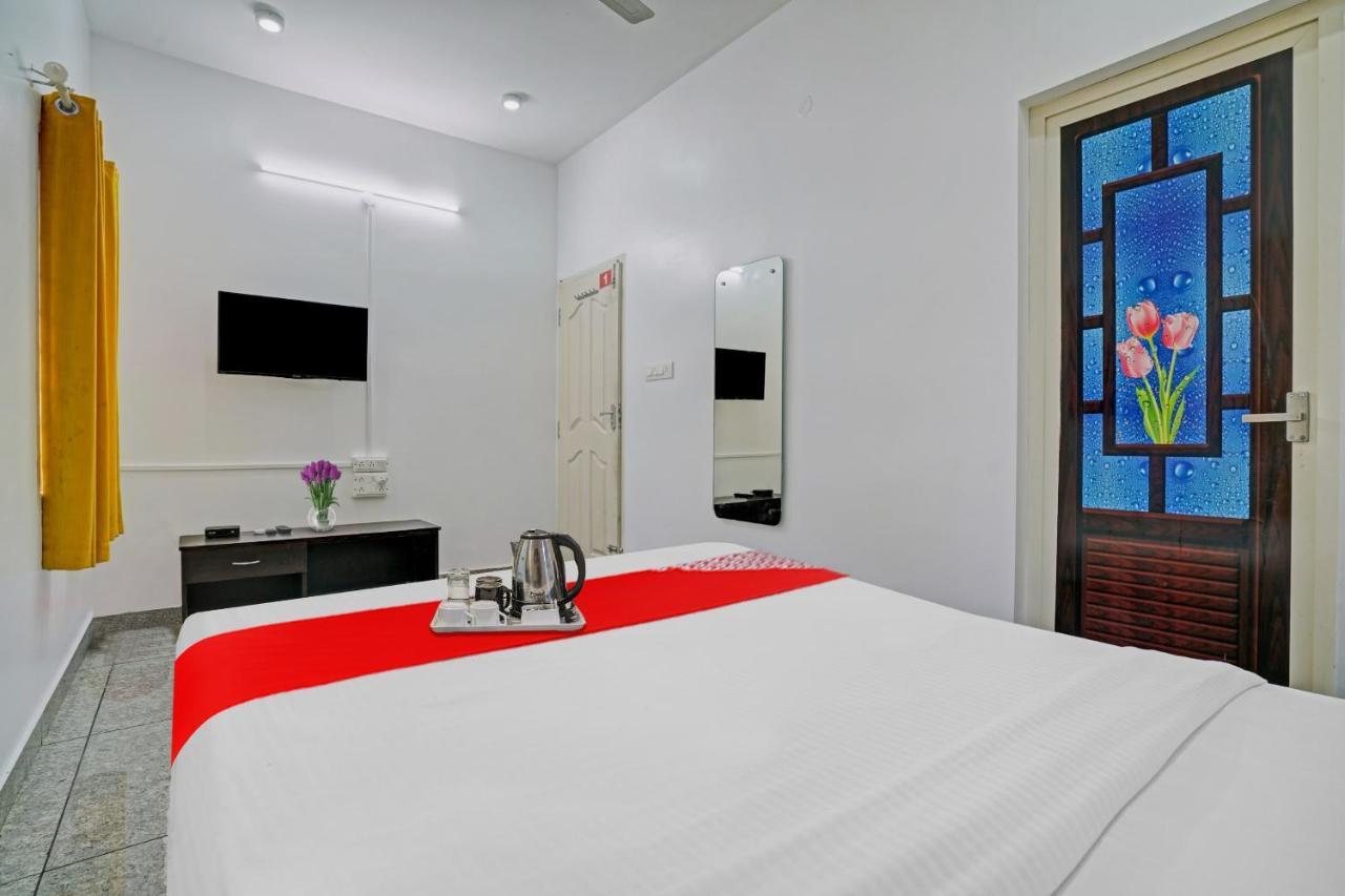 Oyo Thykoodam Sleep Inn Kochi Esterno foto