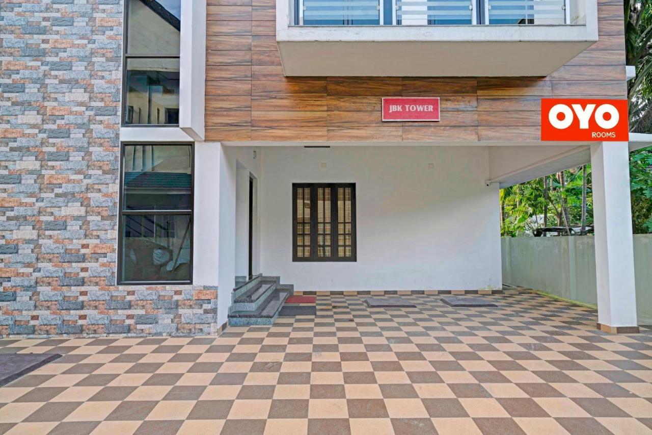 Oyo Thykoodam Sleep Inn Kochi Esterno foto