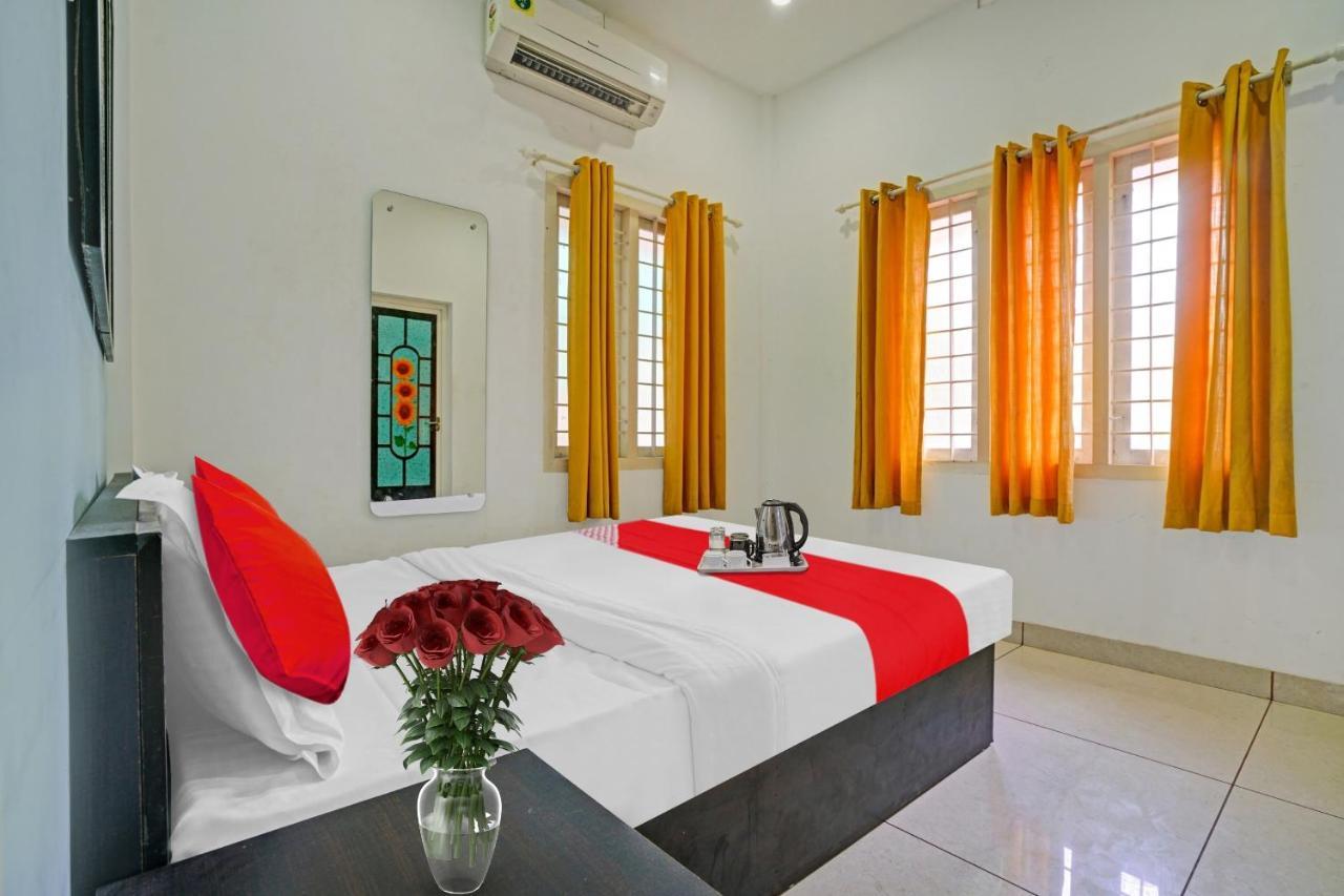 Oyo Thykoodam Sleep Inn Kochi Esterno foto