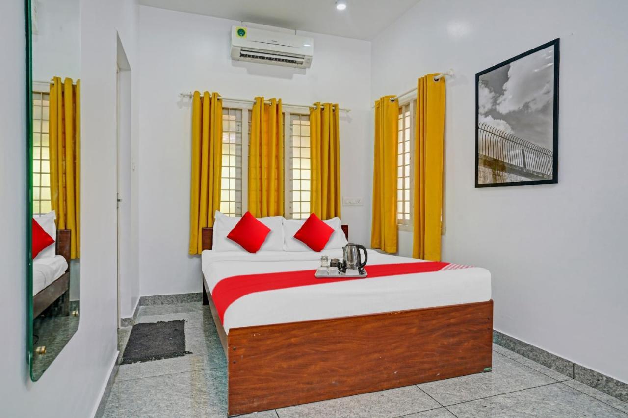 Oyo Thykoodam Sleep Inn Kochi Esterno foto