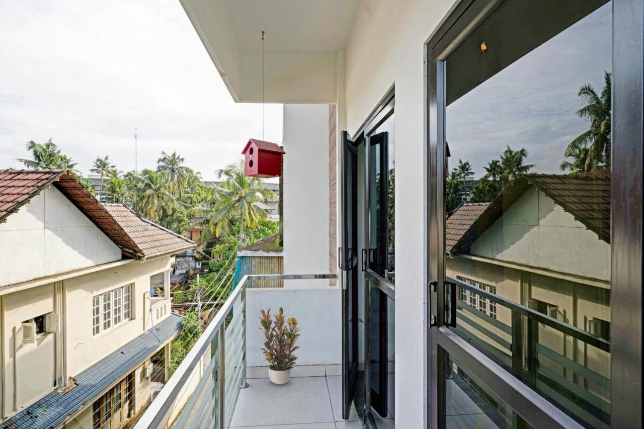 Oyo Thykoodam Sleep Inn Kochi Esterno foto